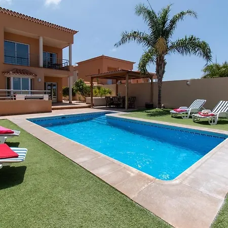 3 Bedroom Puerto Santiago * プエルト・デ・サンティアゴ